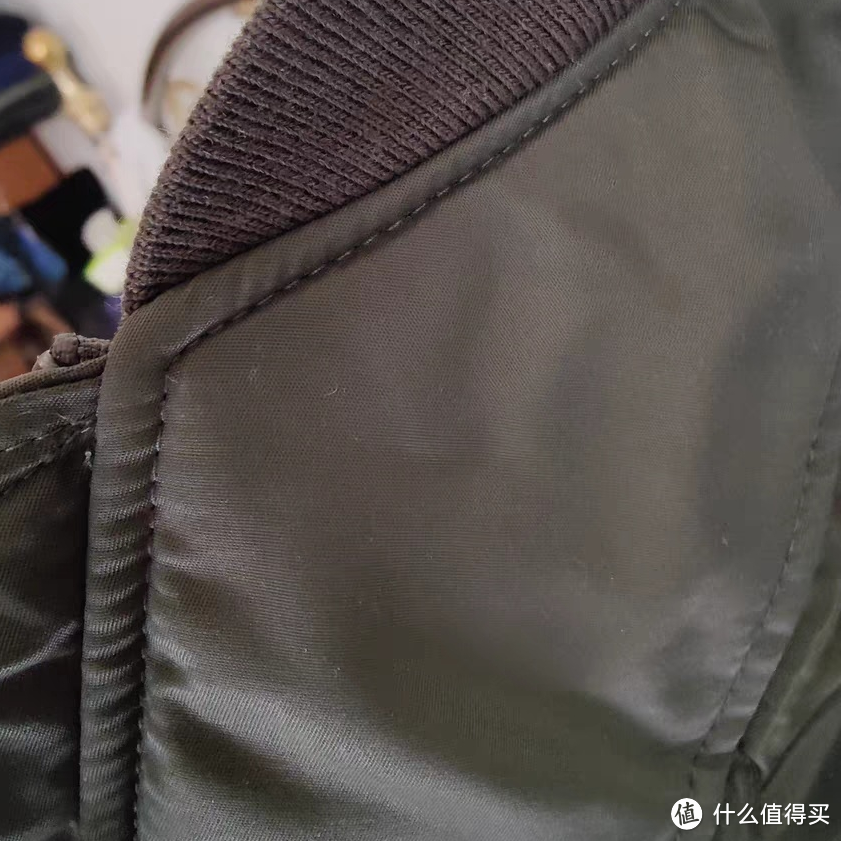 优衣库军旅式茄克:秋意渐浓的温暖之选